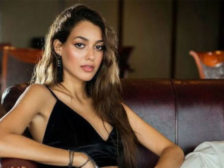 Dilan Çiçek Deniz geceye damga vurdu