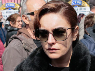 Ezgi Mola: Sülalesiyle birlikte yok olsun!