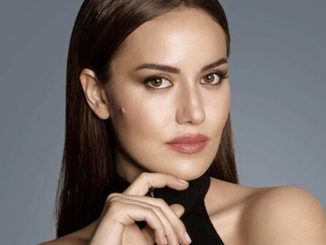 Fahriye Evcen kaşesini arttırdı